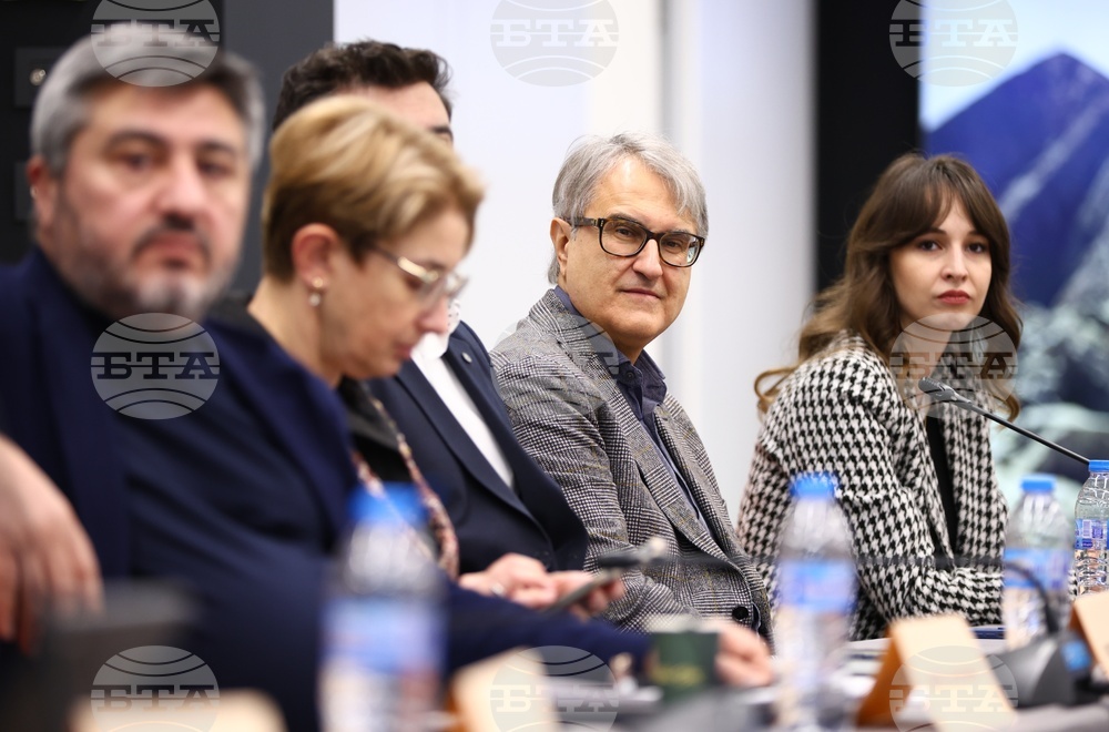 Публична дискусия на тема „Конкурентен бизнес”