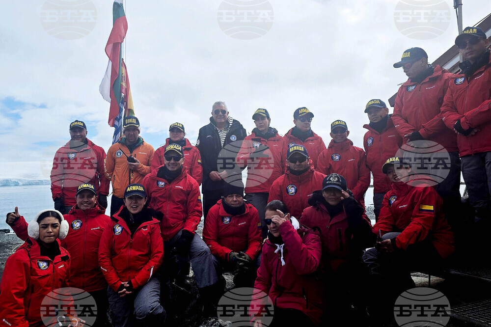 Antarctica - Bulgaria’s Antarctic Base - Colombian Antarctic Expedition - visit