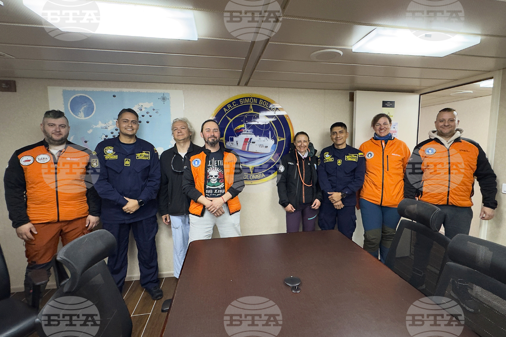Antarctica - Bulgaria’s Antarctic Base - Colombian Antarctic Expedition - visit