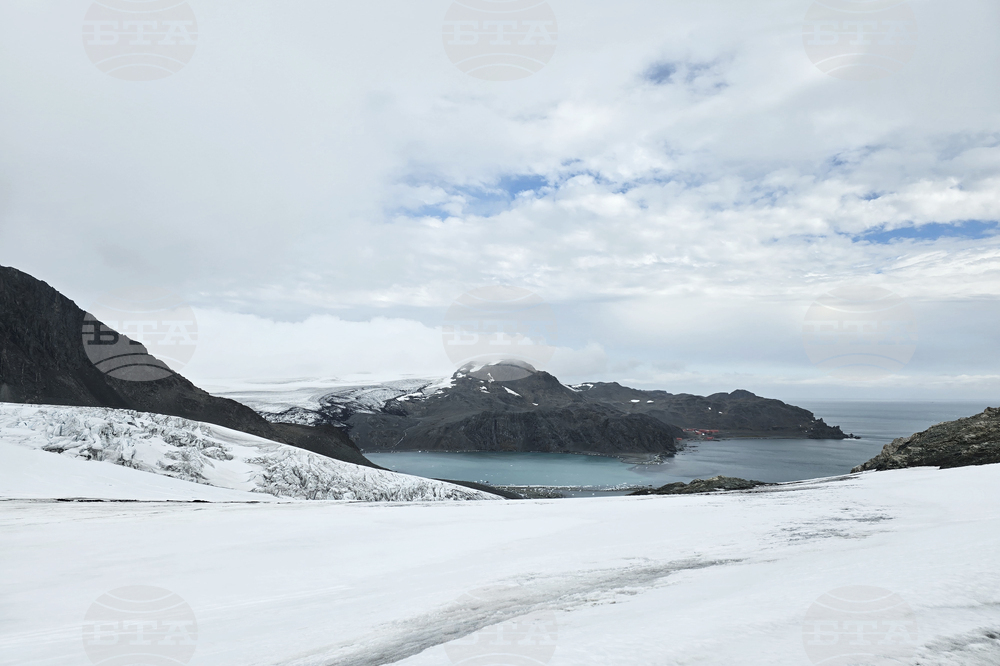 Antarctica - 34th Bulgarian Antarctic Expedition - St Kliment Ohridski base