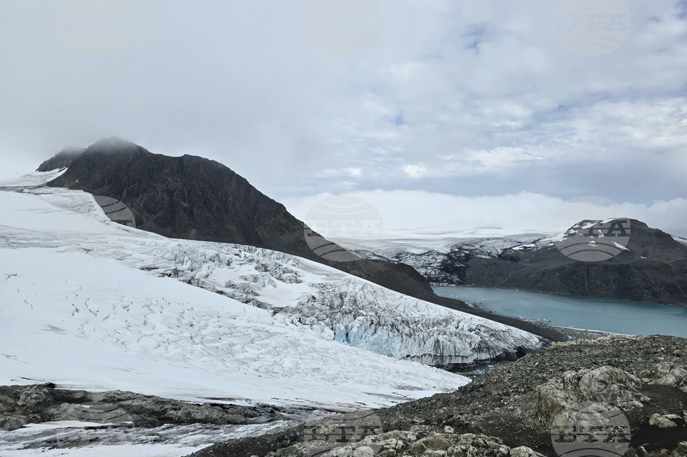 Antarctica - 34th Bulgarian Antarctic Expedition - St Kliment Ohridski base