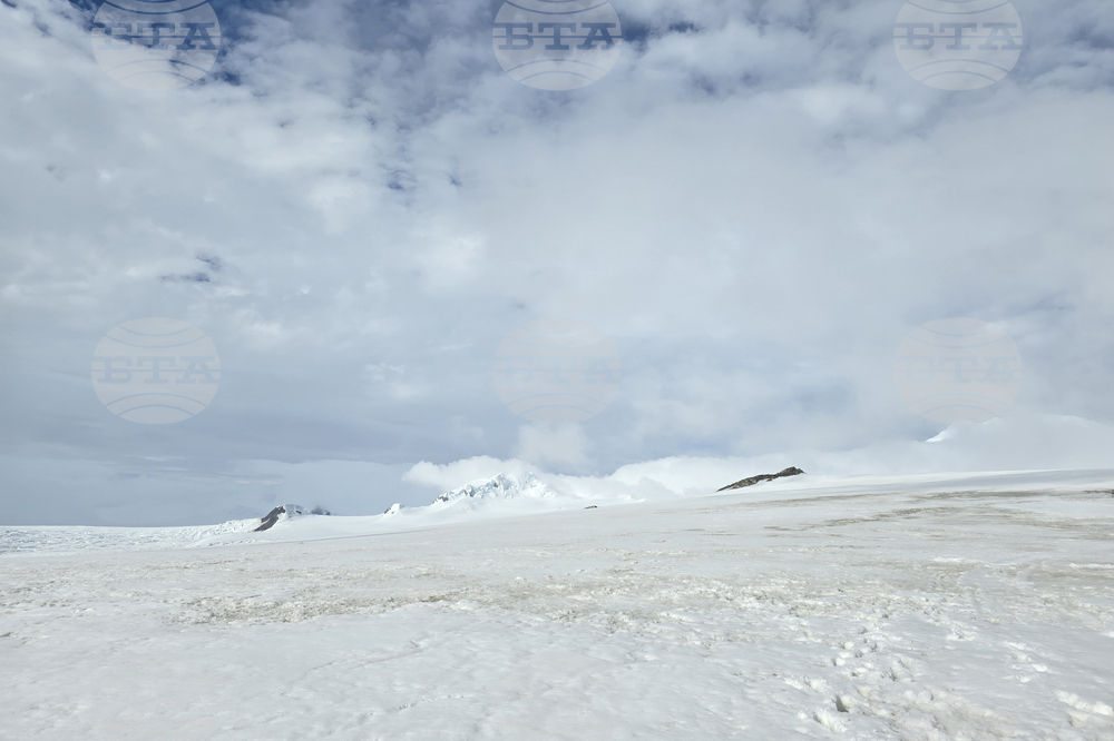 Antarctica - 34th Bulgarian Antarctic Expedition - St Kliment Ohridski base