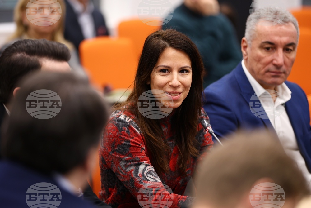 Публична дискусия на тема „Конкурентен бизнес”