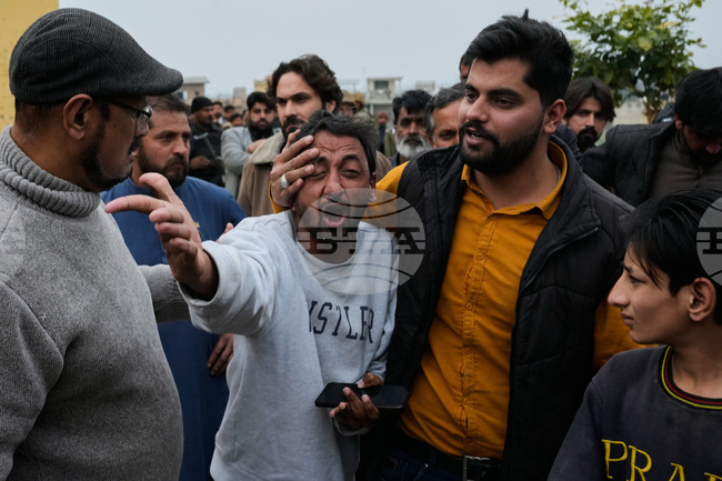APTOPIX Pakistan Shiite Mosque Blast