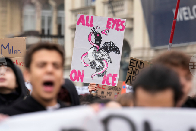 Стотици протестираха в Милано заради затварянето на училища преди церемонията по откриването на Зимните олимпийски игри