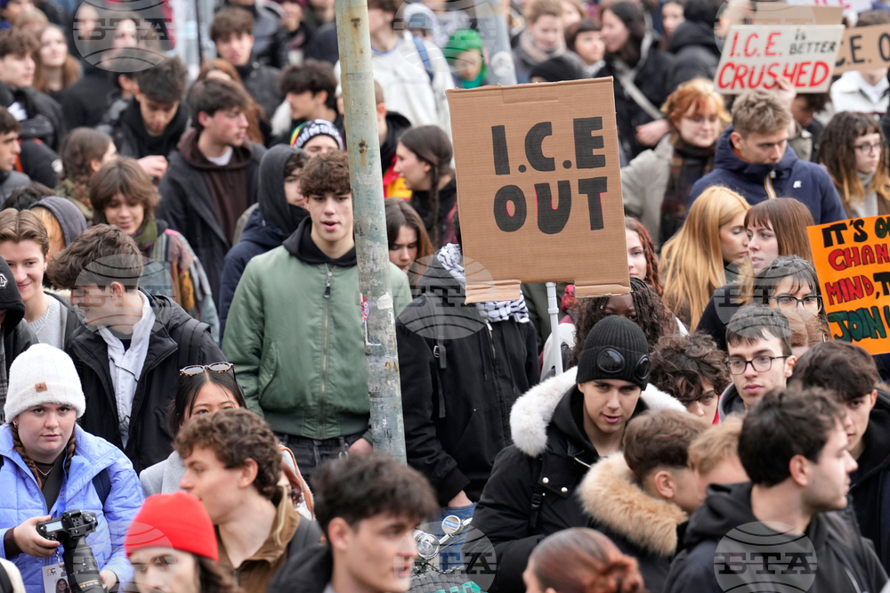 Протест в Милано срещу присъствието на имиграционни агенти на САЩ на Зимните олимпийски игри 