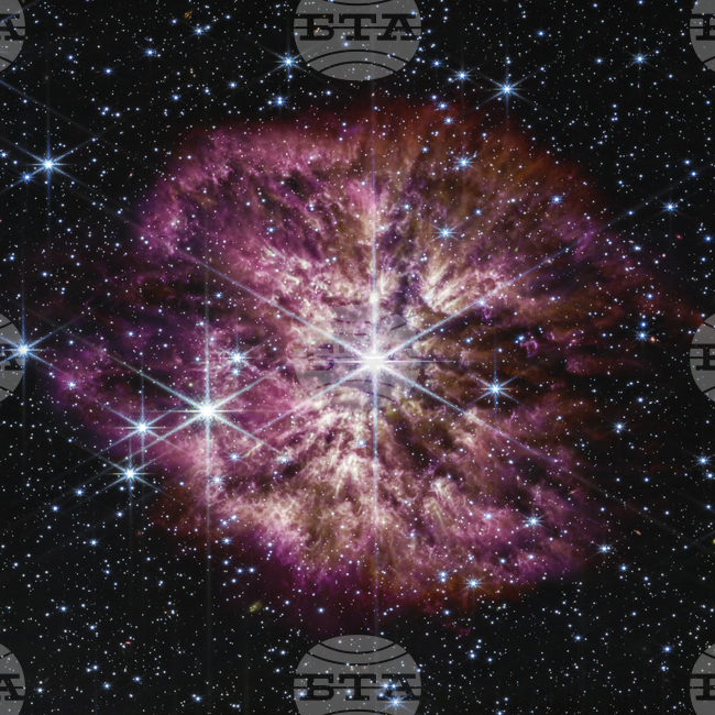 Астрономи откриха "пропита с алкохол" звездна система