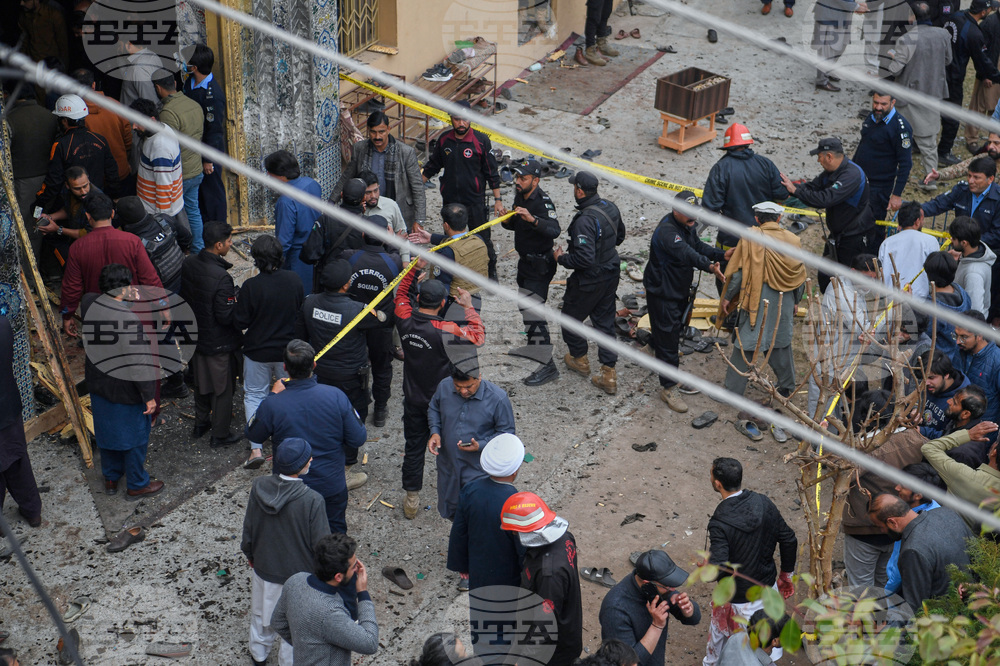 Броят на жертвите при атентата срещу джамия в Исламабад достигна 31 