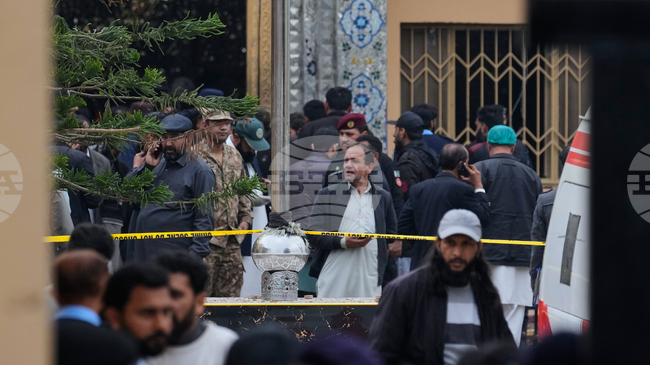 „Ислямска държава“ пое отговорност за самоубийствено нападение срещу шиитска джамия в Исламабад