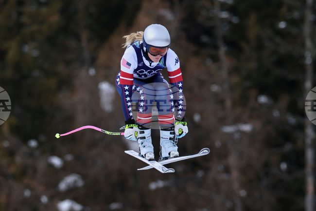 Вон завърши тренировъчно спускане в Кортина седмица след скъсване на кръстна връзка на коляното