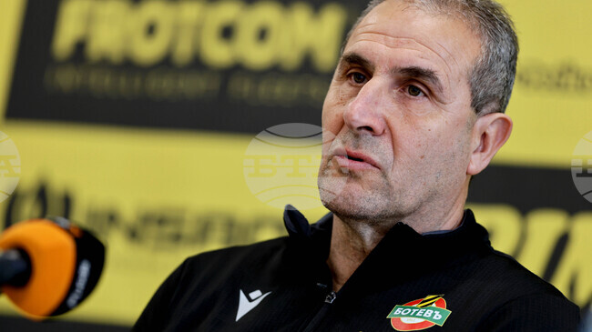 "Може би самочувствието пред гола и класата си оказа влияние", коментира наставникът на Ботев (Пловдив) Димитър Димитров