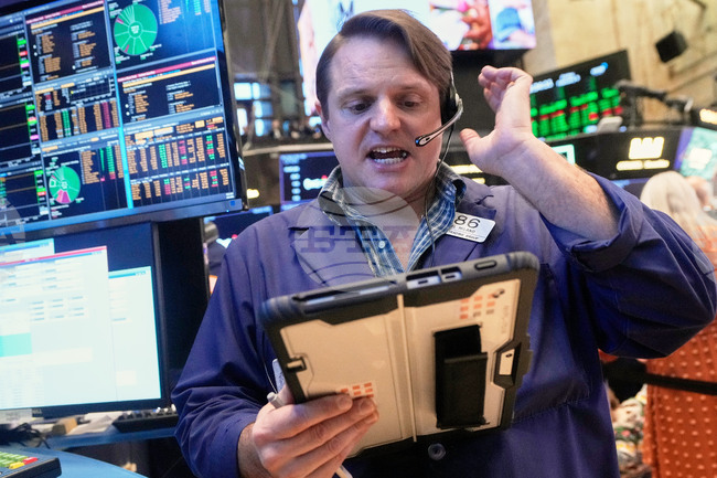 Индексите на Уолстрийт се покачват в ранната търговия на фона на неочакван растеж на потребителското доверие в САЩ 