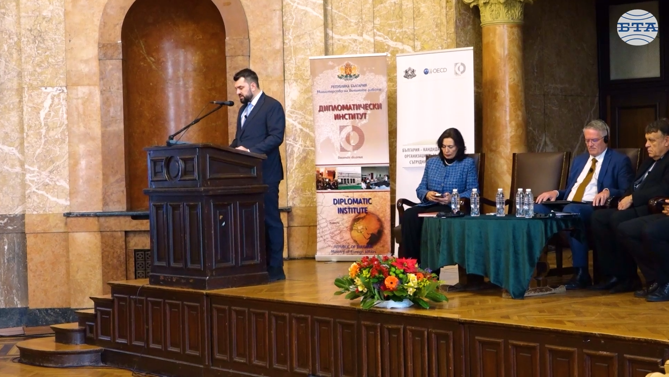 Присъединяването на България към ОИСР не е техническа цел, а стратегически избор, каза външният министър в оставка Георг Георгиев