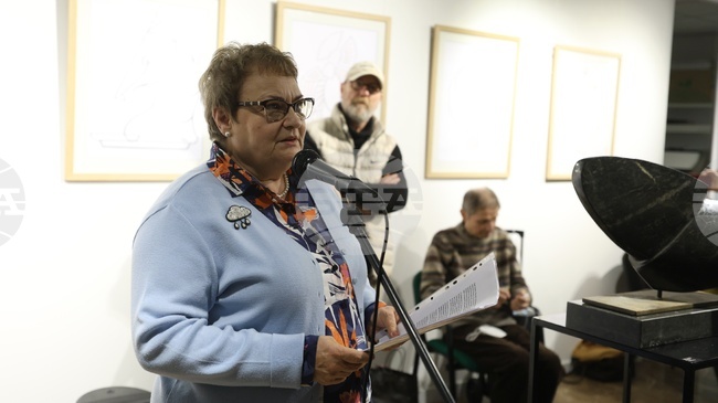 Творбите на Михаил Артамонцев и Сава Цонев ни карат да съзерцаваме формата, каза Аделина Филева при откриването на изложбата „Свързаност“