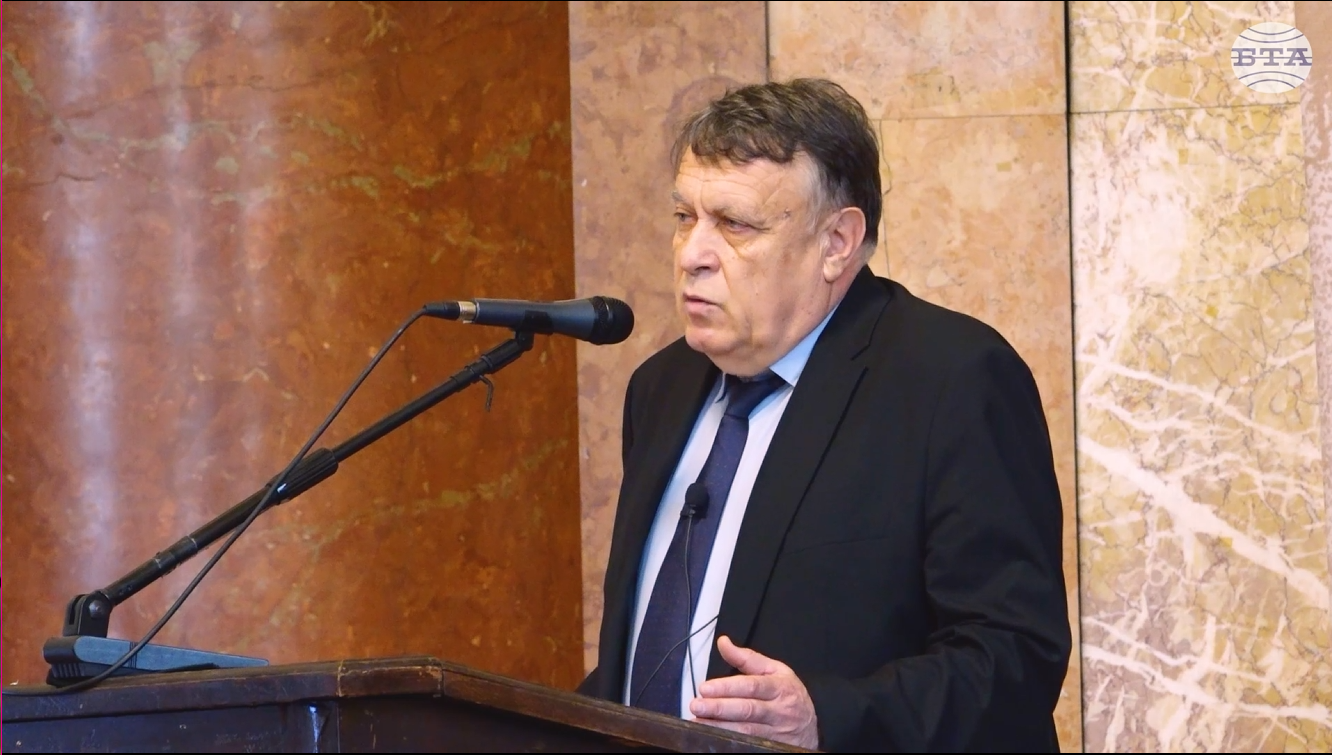 Членството на България в ОИСР ще ни вплете в света, към когото страната принадлежи, смята ректорът на Софийския университет проф. д-р Георги Вълчев