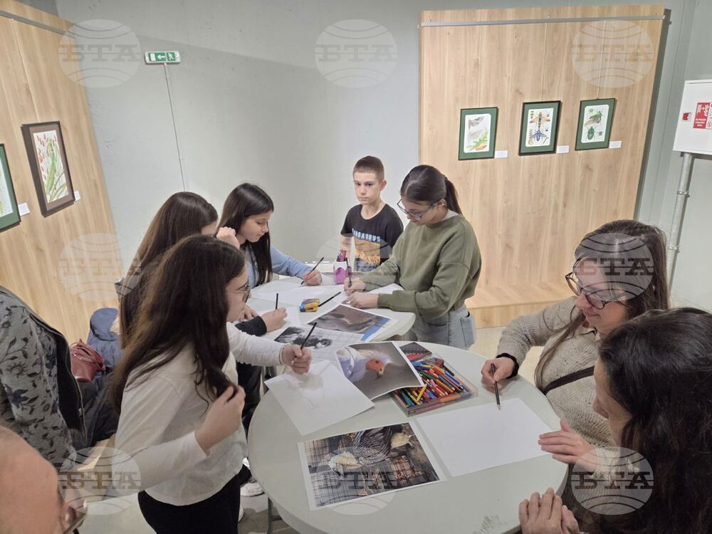 Изложбата „Кунсткамера“ на художника Георги Пчеларов в Петрич бе закрита със „Среща с изкуството и науката“