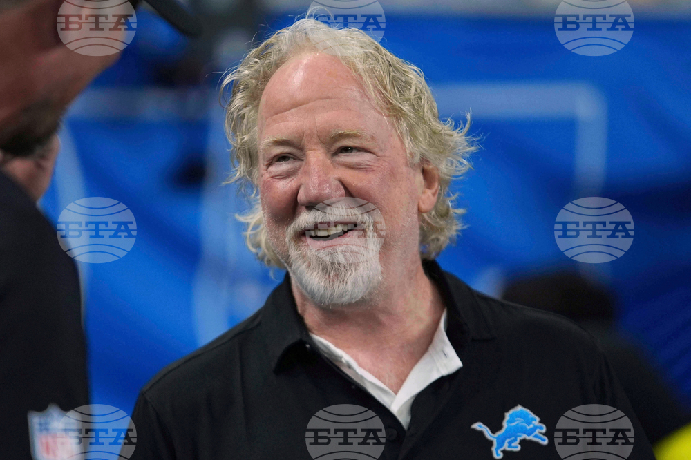 People - Timothy Busfield