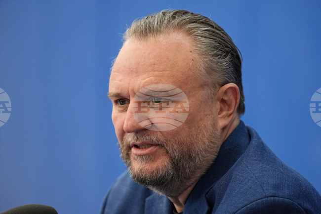 Ръководството на Филаделфия 76ърс уволни президента Дарил Мори и реши да запази Ник Нърс като треньор