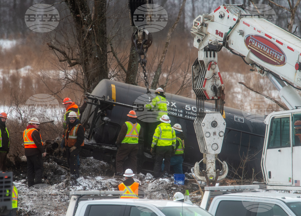 Freight Train Derails Connecticut