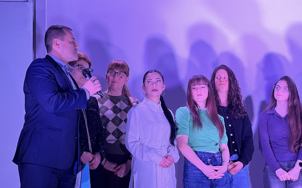 Община Русе: Спектакълът „Осмият цвят“ постави темите за насилието и за силата на доброто