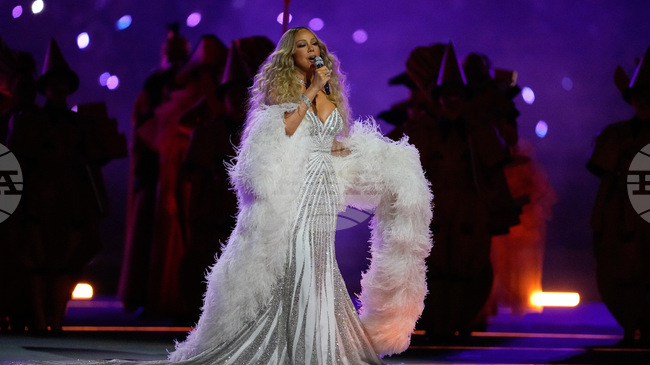 Изпълнението на Марая Кери на откриването на Олимпиадата в Милано получи овации, но и породи много въпроси