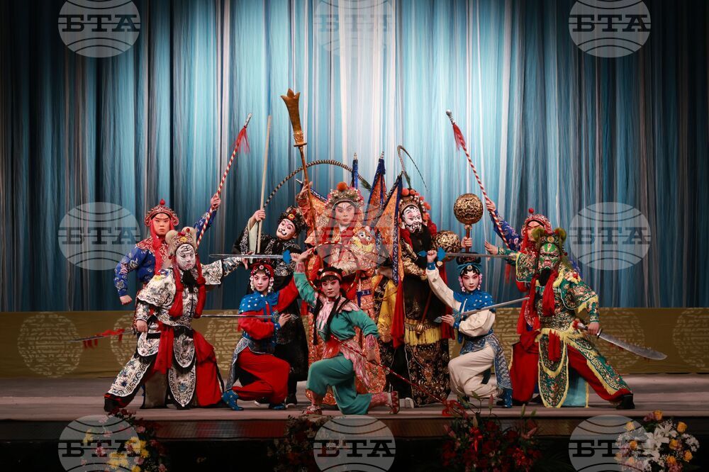 Chinese National Peking Opera Company Presents Various Artistic Schools and Styles to Bulgarian Audience in Debut Performance