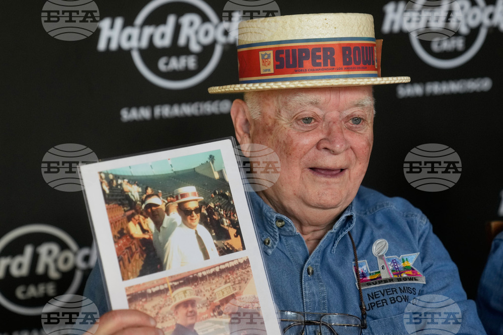 Super Bowl Super Fans Football