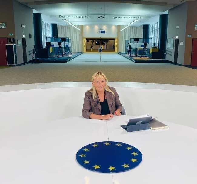 Елена Йончева: Чухме много обезпокоителна информация по редица разследвания