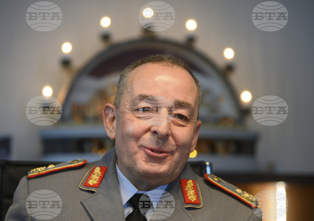 Русия никога не трябва да си въобразява, че може да победи НАТО, заяви германски генерал