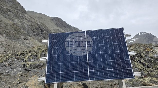 Извършен бе мониторинг на сеизмична станция на о. Ливингстън, която е съвместен проект на учени от България и ОАЕ