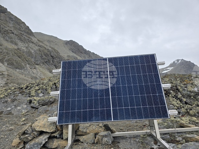 Извършен бе мониторинг на сеизмична станция на о. Ливингстън, която е съвместен проект на учени от България и ОАЕ