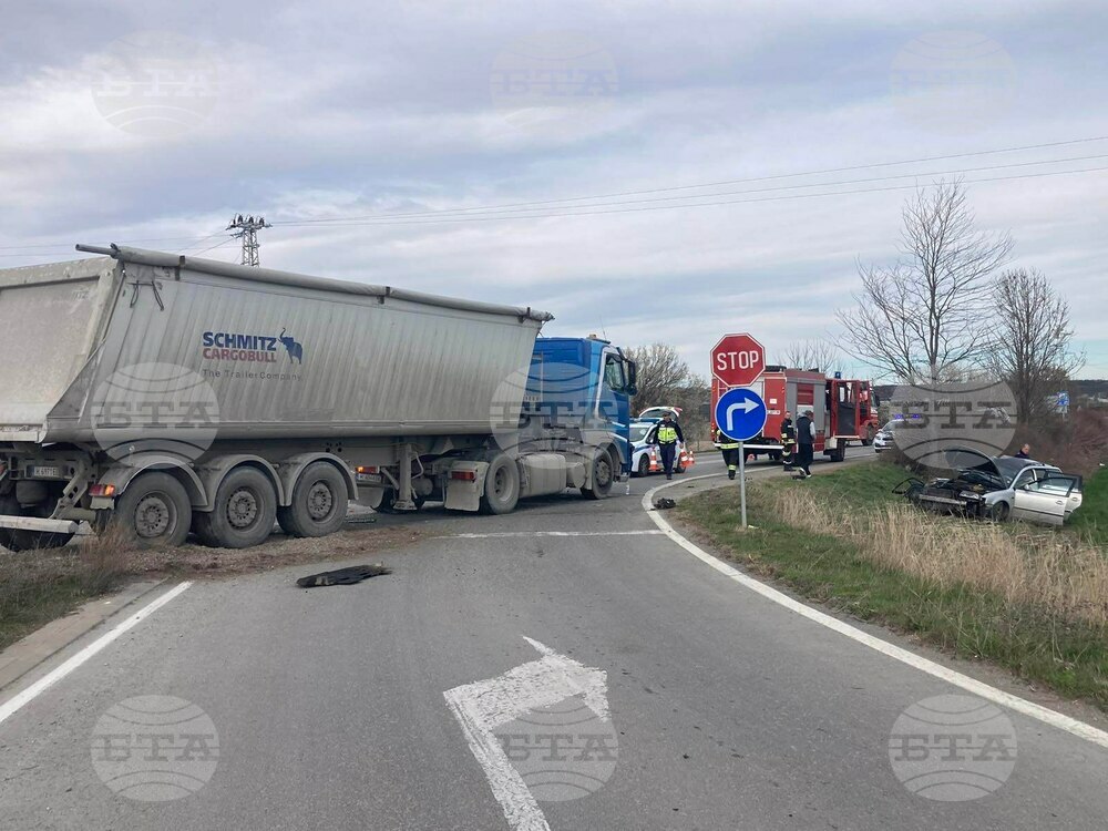 Водач загина при катастрофа край Шумен, има опасност за живота на двама мъже