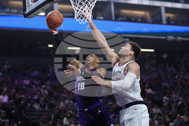 Clippers Kings Basketball