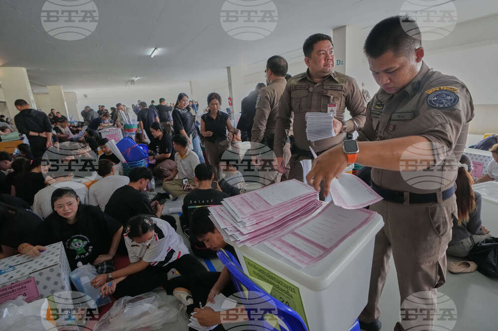 Тайланд гласува на предсрочни избори