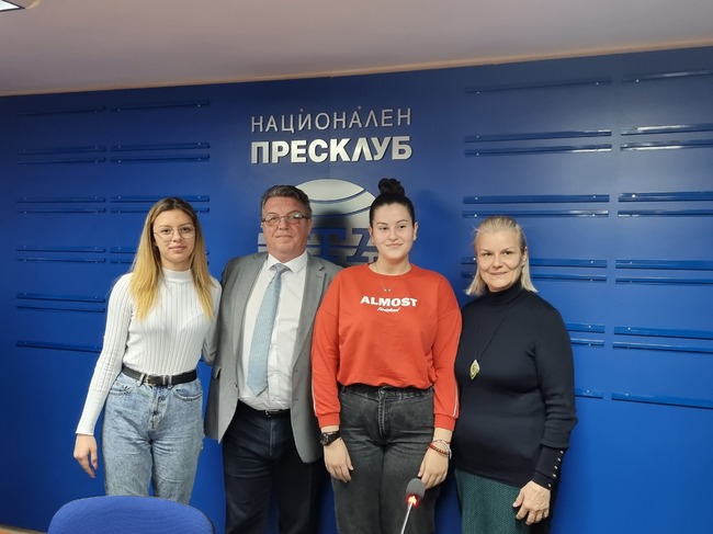 В пресклуба на БТА в Сливен бяха наградени участниците в конкурса за сливенско послание за Пилон „Рожен“