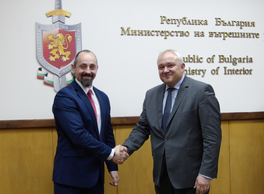 МВР: Министър Демерджиев се срещна със Северин Стопа, ръководител на Европейския център за борба с контрабандата на мигранти в Европол