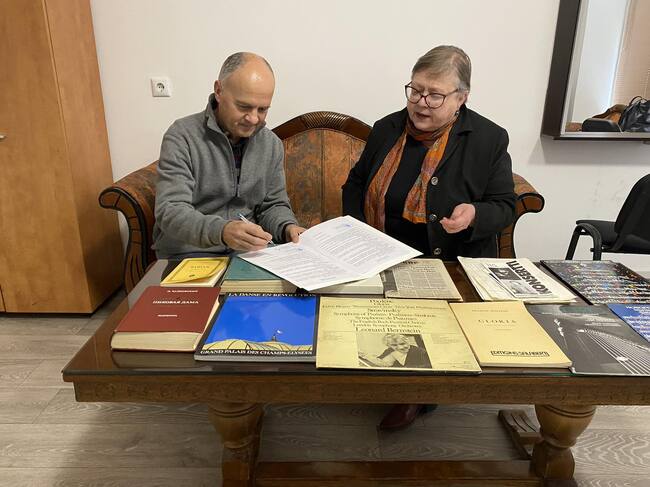 Министерство на културата: Част от личния архив на Емил Чакъров вече е притежание на Националната нототека