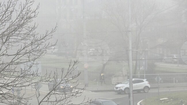 Мъгла намалява видимостта в област Сливен до 100 метра, предупредиха от Областното пътно управление