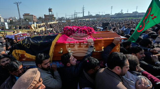 Пакистан оплаква жертвите на вчерашния атентат в шиитска джамия, които станаха 36