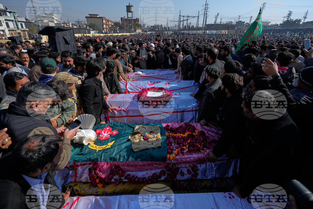 APTOPIX Pakistan Shiite Mosque Blast