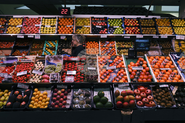 Испанската полиция освободи 52 румънци, държани като роби от свои сънародници в плантация в Испания