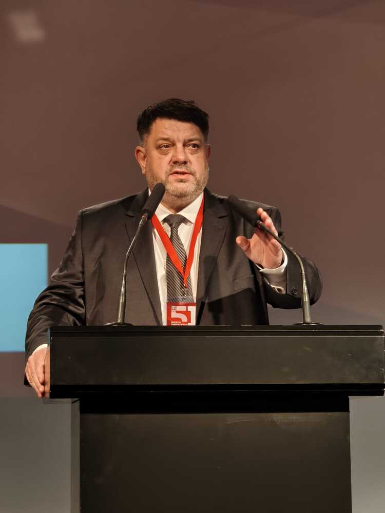 Атанас Зафиров: Подавам оставка, но оставам, защото вярвам в БСП