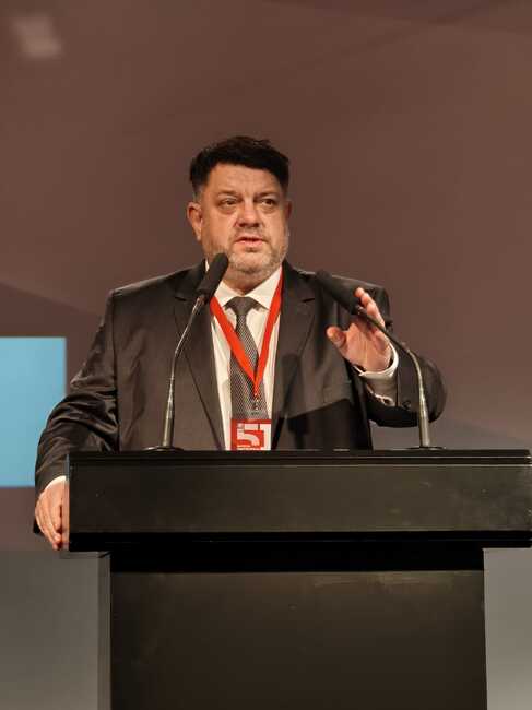 Атанас Зафиров: Подавам оставка, но оставам, защото вярвам в БСП