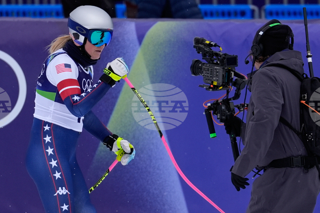 Линдзи Вон завърши поредната си тренировка и е готова за олимпийското спускане с контузия на коляното