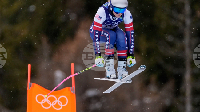 Звездата на алпийските ски Линдзи Вон беше изписана от болница