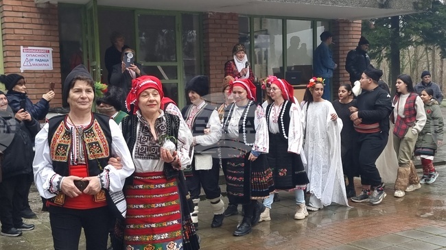 Село Асеново - карнавал "Цурки в Асеново"