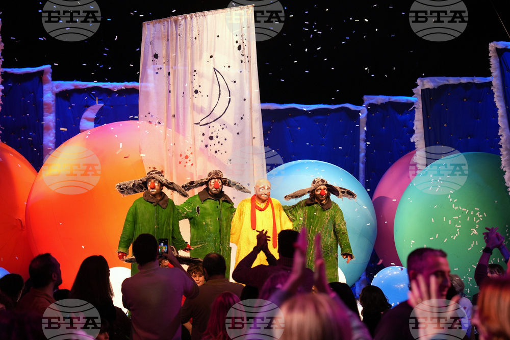 Milan Cortina Olympics Sidelines Snowshow