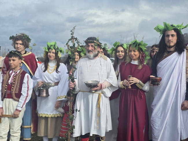 За 33-та поредна година в село Илинденци се състоя Празникът на боговете на виното