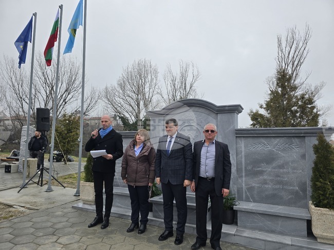 В село Илинденци беше открит паметник-чешма, посветен на преселниците от Егейска Македония