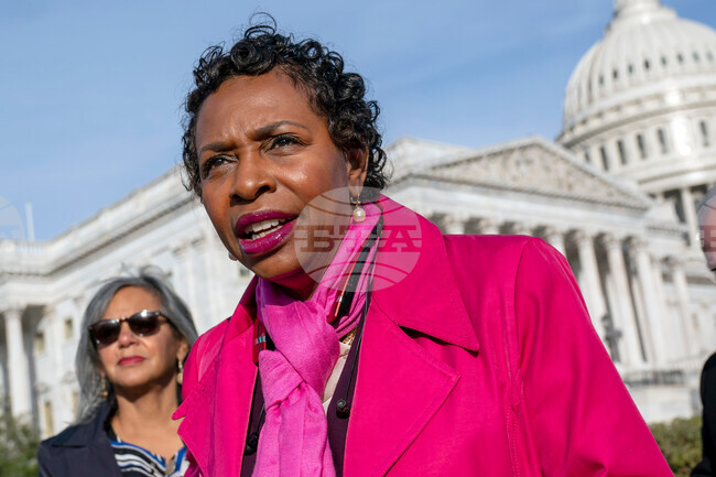 Trump-Obama-Social-Media-CBC